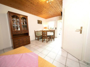Well -kept Holiday Home in Jüchen on Paardenboerderij